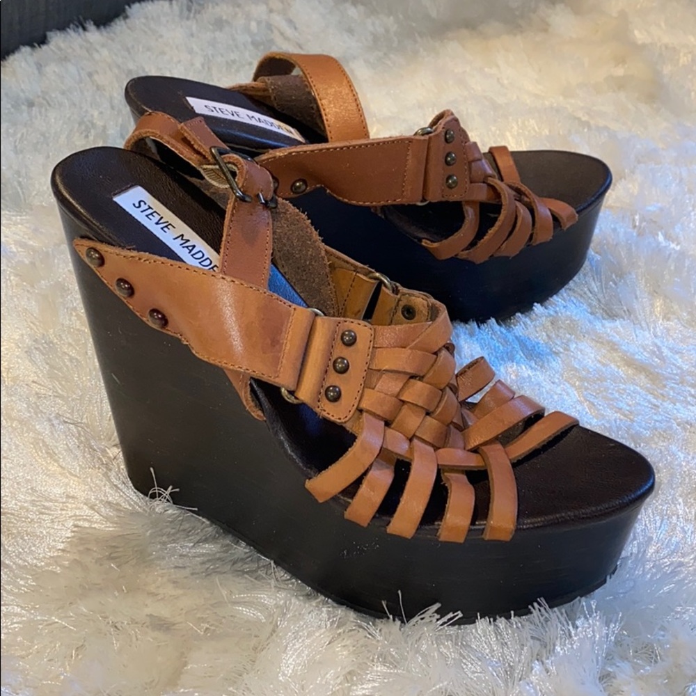 Steve Madden Brown Leather wedge